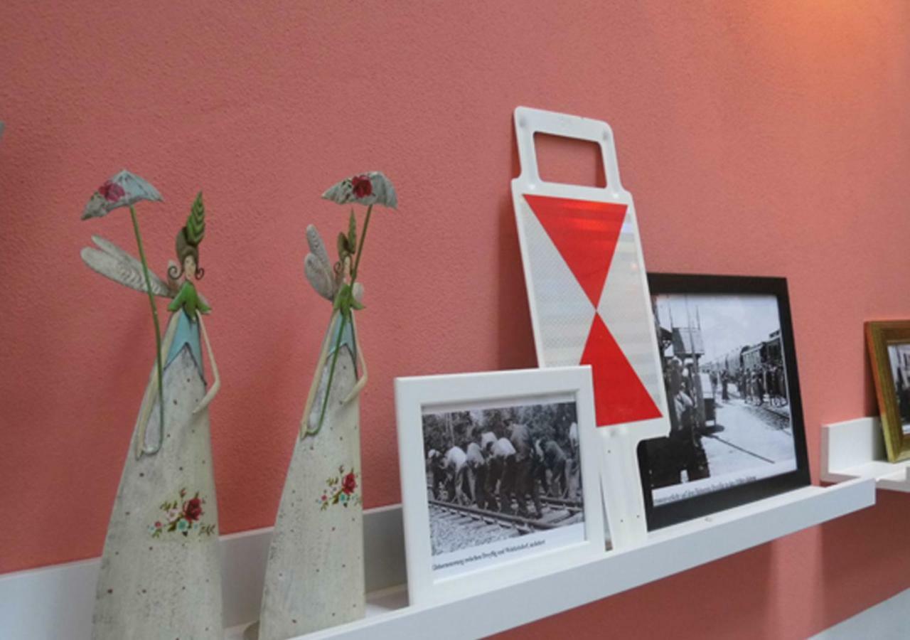 Bahnhof Droyssig - Uebernachten Im Denkmal Εξωτερικό φωτογραφία