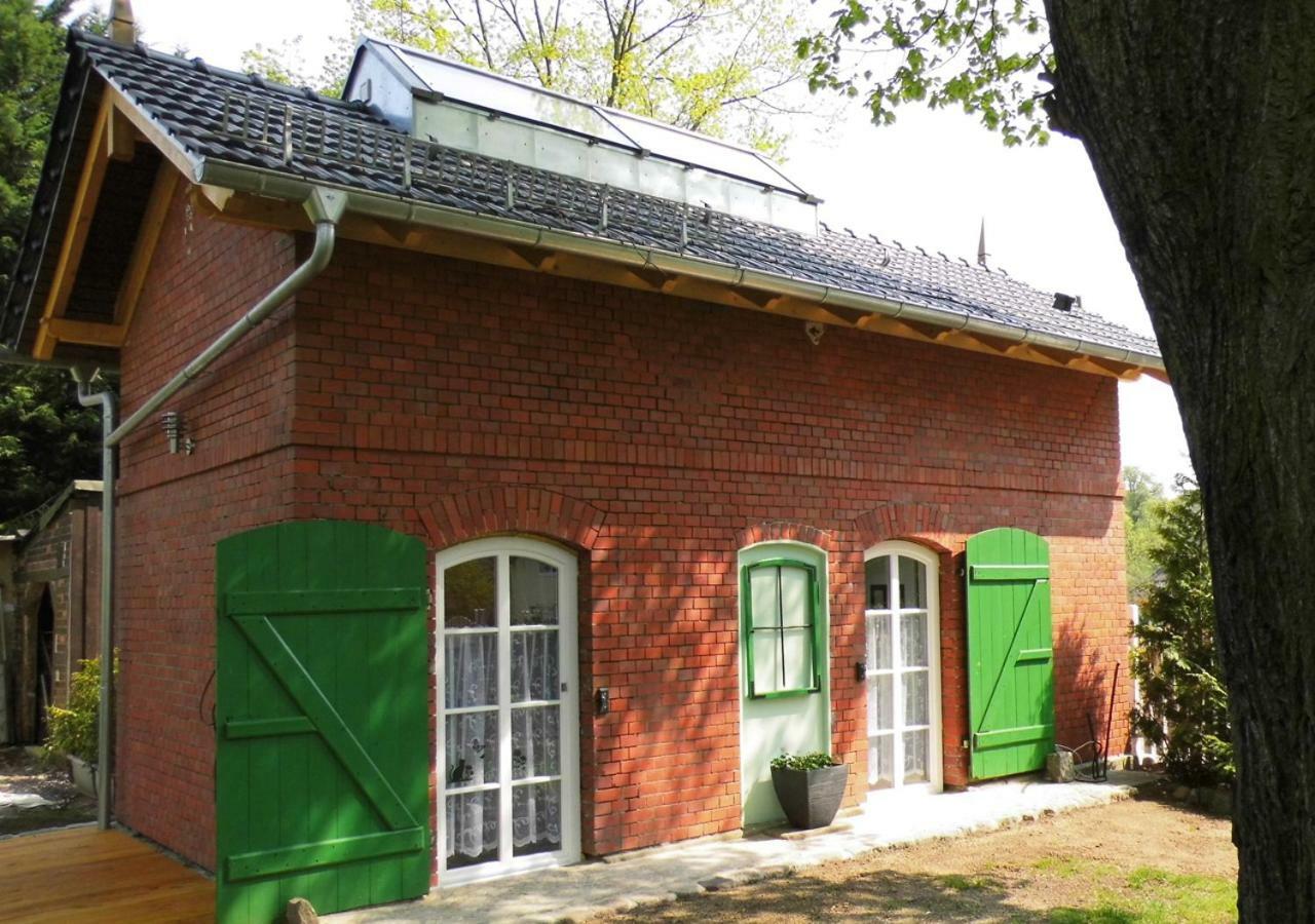 Bahnhof Droyssig - Uebernachten Im Denkmal Εξωτερικό φωτογραφία